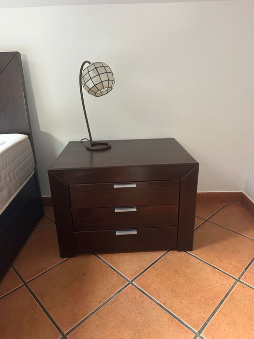 Mobilia quarto de casal em cerne