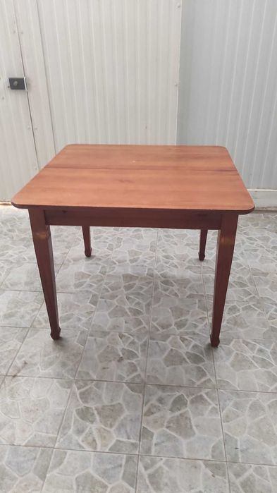 Mesa de cozinha extensível em pinho mel, usada