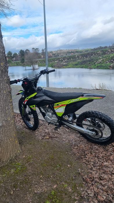 Motocross.    250 cilindrada