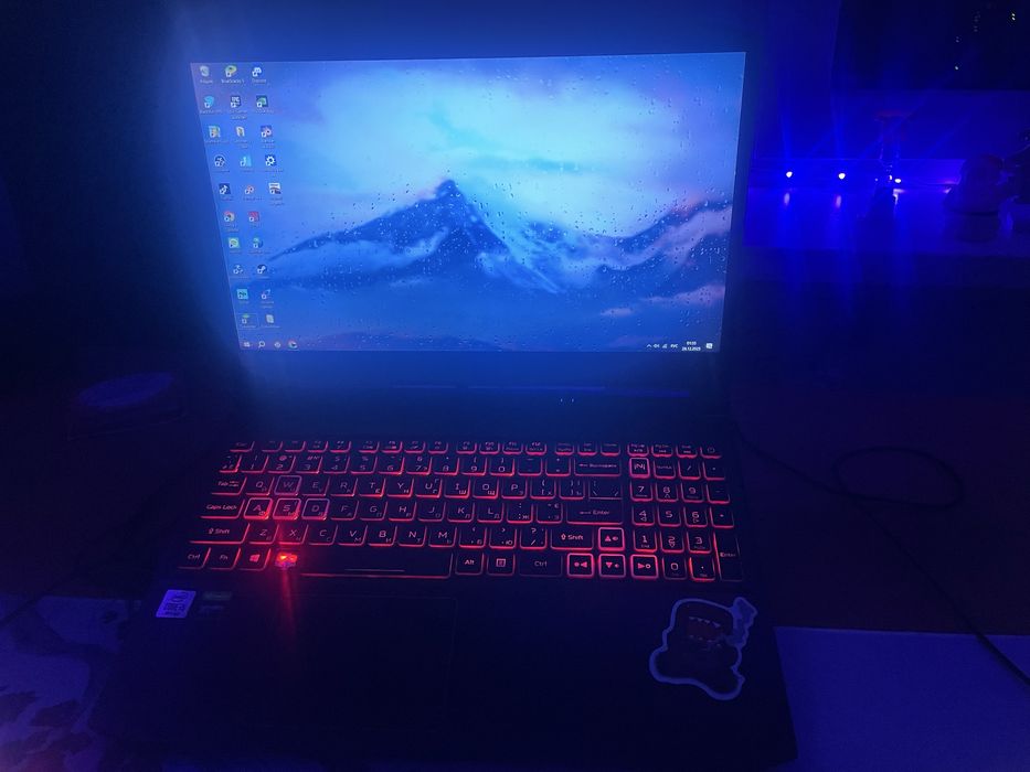 Laptop aser nitro 5 GTX 1660ti