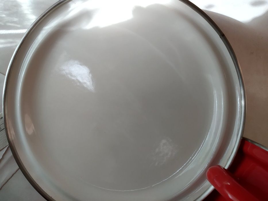 Кастрюли из эмали в разных литражах