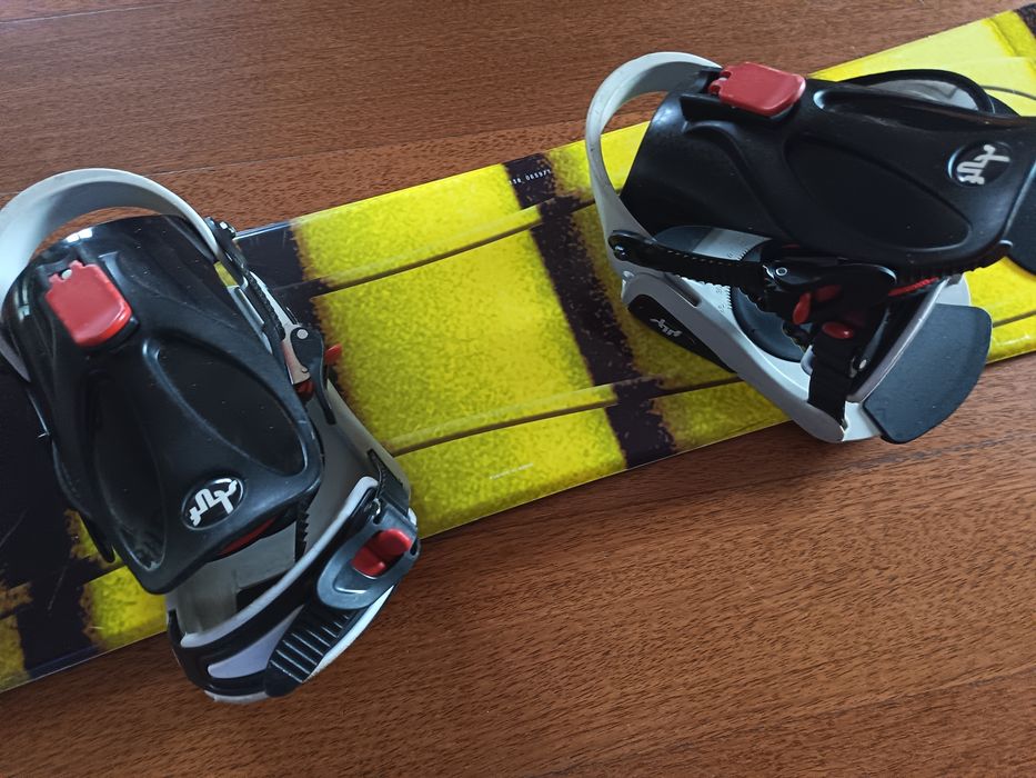 Deska snowboardowa SRUF 138 cm