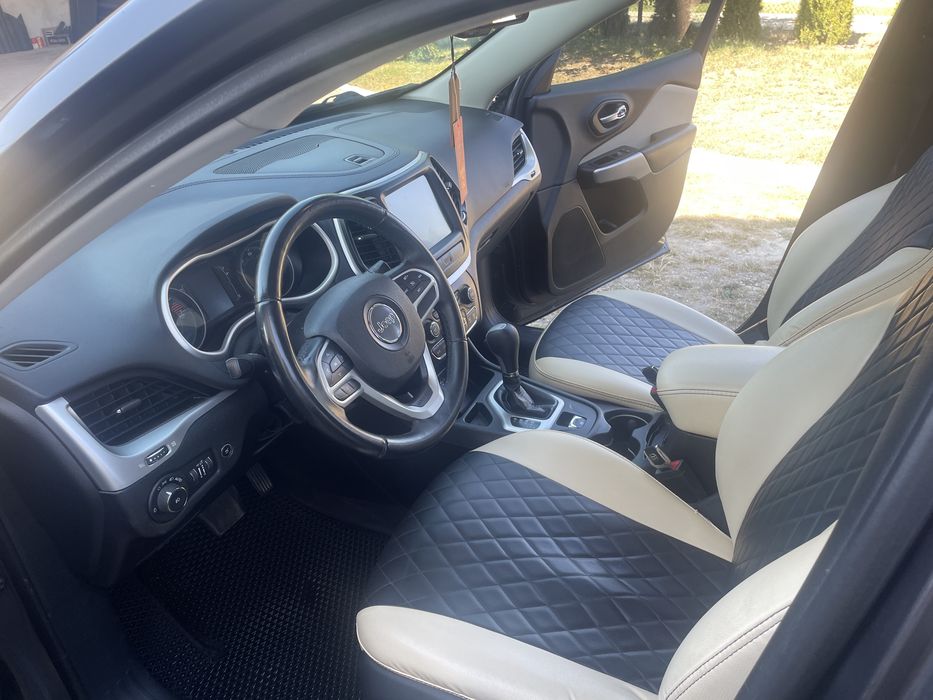 Продам доглянутий Jeep Cherokee Latitude Plus 2016