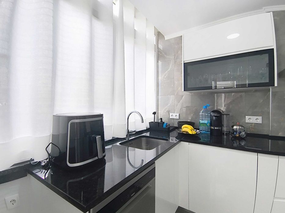 Apartamento T3 Renovado em Almada – Luz Natural e Conforto