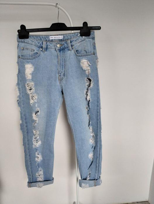 Jeansy z dziurami  Sinsay