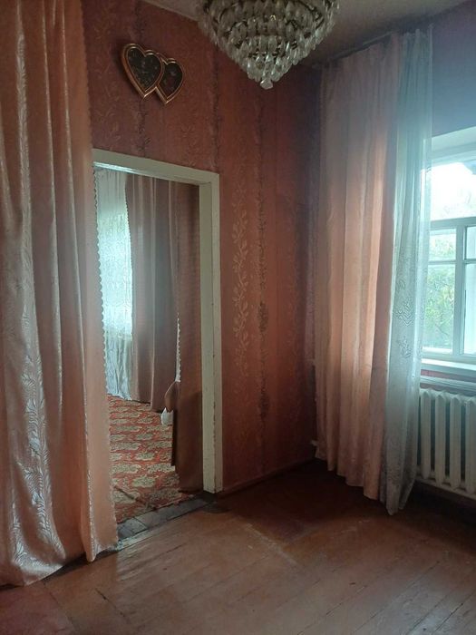 Продам в с.Буди ,частину будинку.