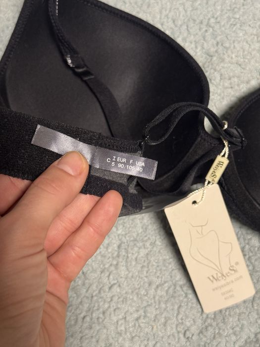 Бюстгарлтер новий