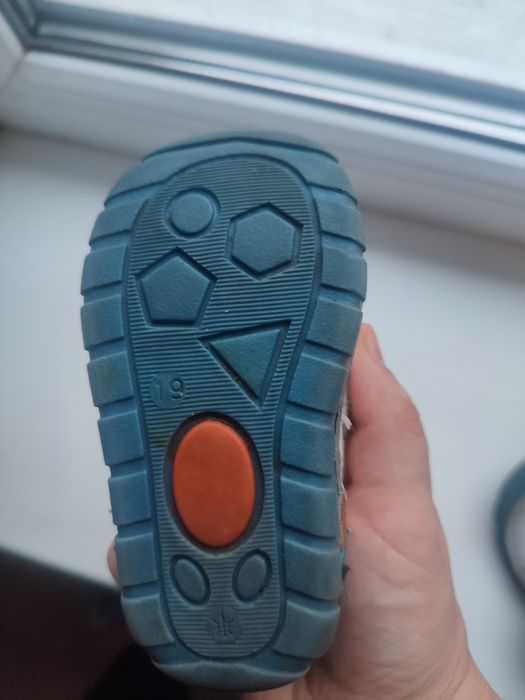 Продам черевики дитячі