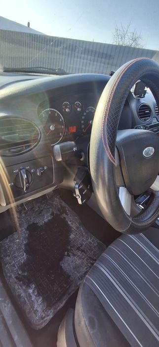 Форд Фокус 2011 рік 1.4 газ,бензин