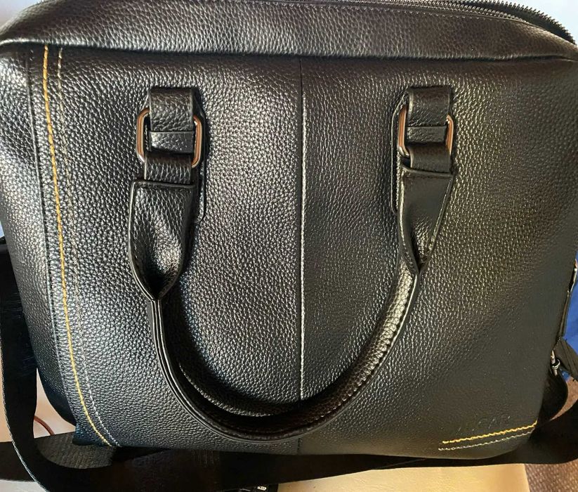 Мужской кожаный портфель с большим объемом для бизнеса и документов