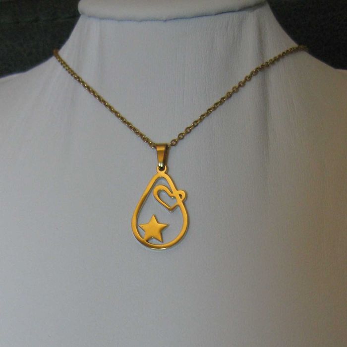 Colar Aço Dourado Oval c/ Estrela e Coração NOVO