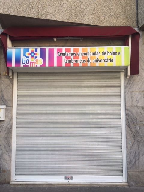 Toldo Concha c/estrutura aluminio em Dralon bordeax