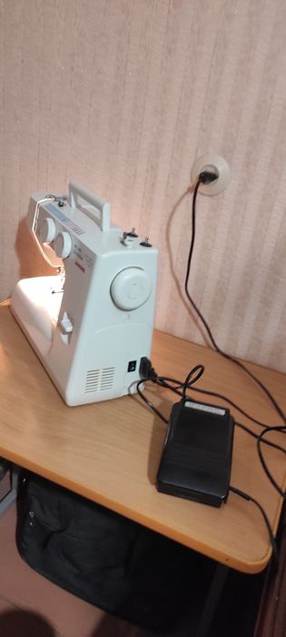 Швейная машинка электрическая