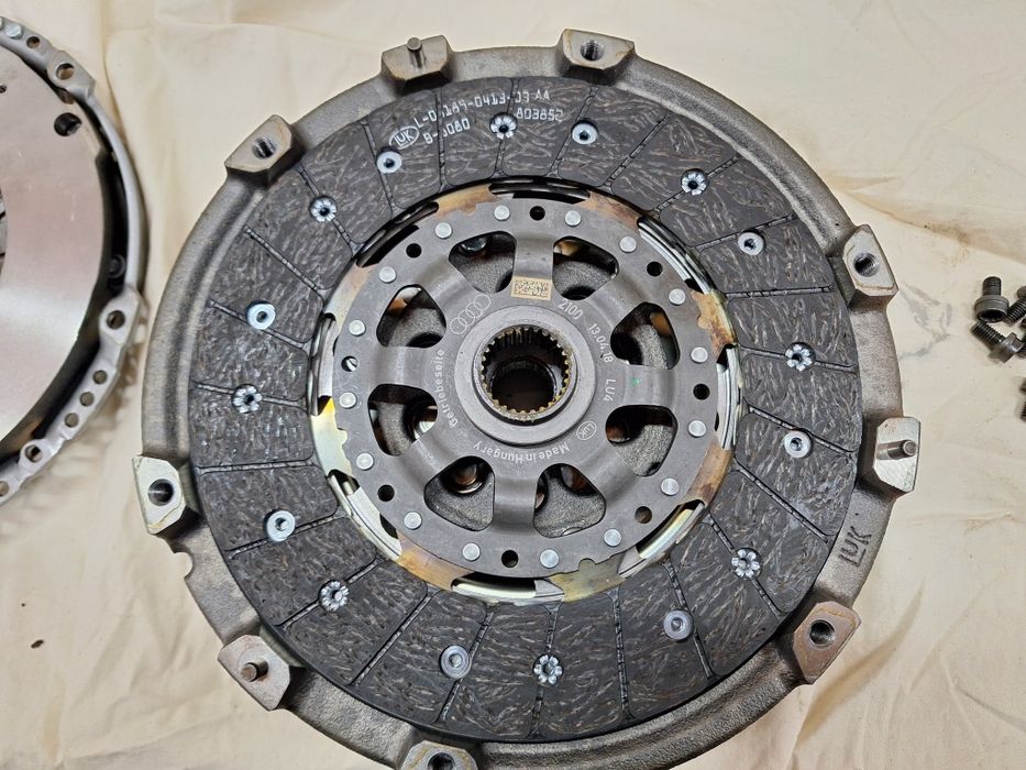 Koło dwmasowe sprzęgło tarcz 0CS105266L