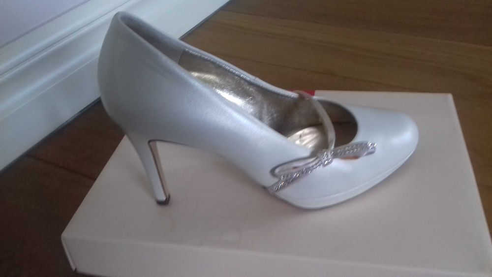 Buty ślubne na obcasie HOGL perłowe rozm 36