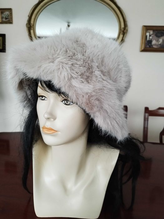 %_Gems Bijoux_czapka / kapelusz_dwustronna_futro + koronka_ ciepły beż