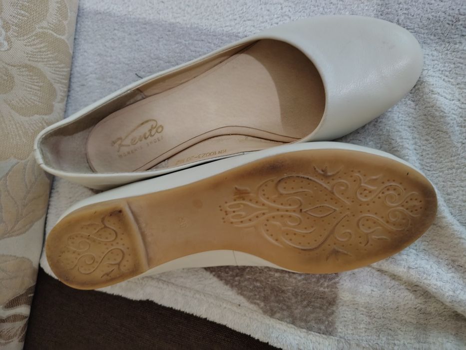 Женская обувь  кожаная