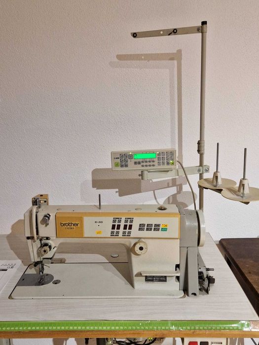 Máquina de Costura Profissional Brother Exedra E-40