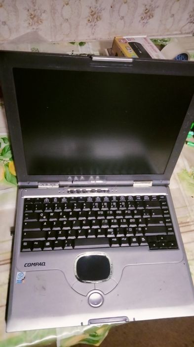 Продам ноутбук на запчасти