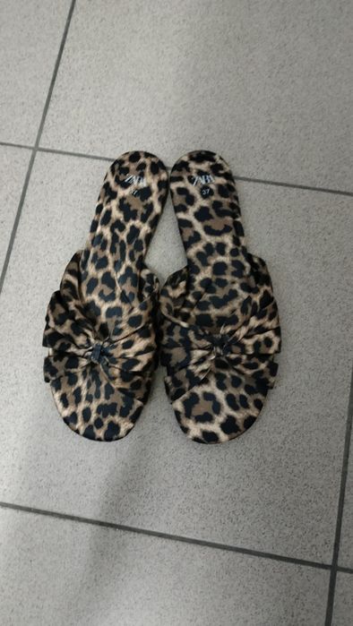 Klapki damskie Zara