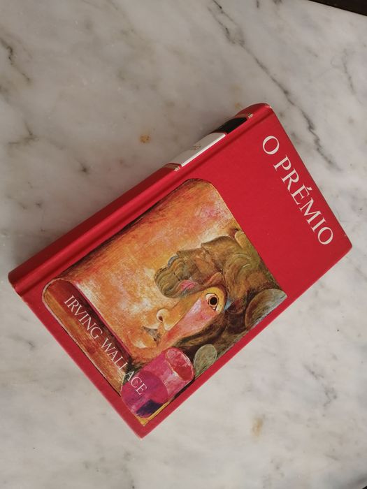 conjunto de 2 livros em bom estado