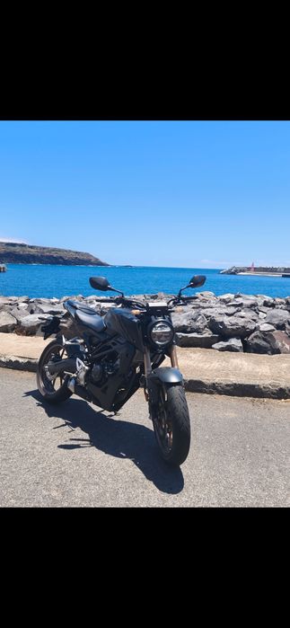 CB125R 2022 em excelente estado preço negociável