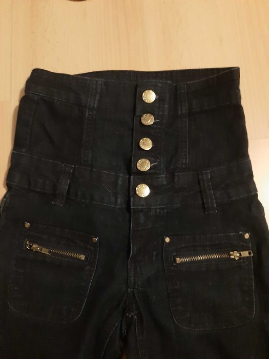 Spodnie jeansy wysoki stan rozm. 134