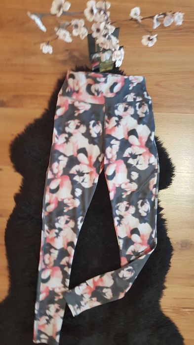 Nowość 2024:) legginsy NEW LOOK roz XS