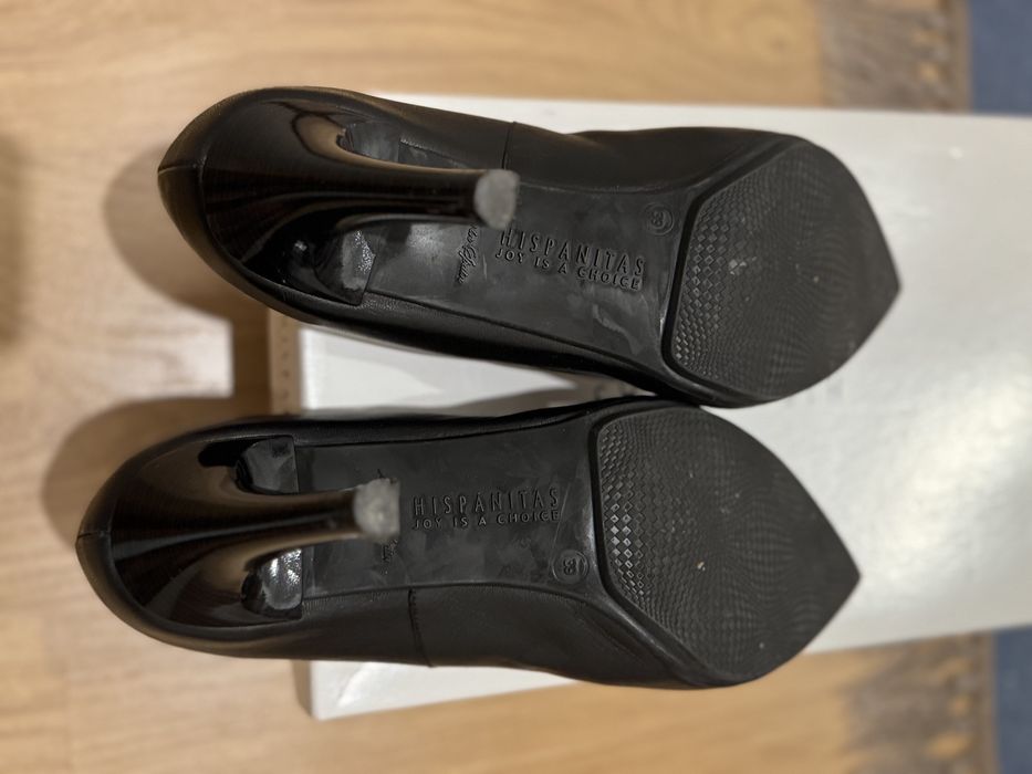 Sapatos em pele da marca espanhola hispanitas