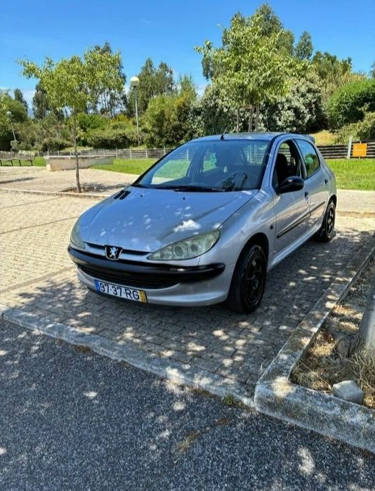 Peugeot 206 em bom estado