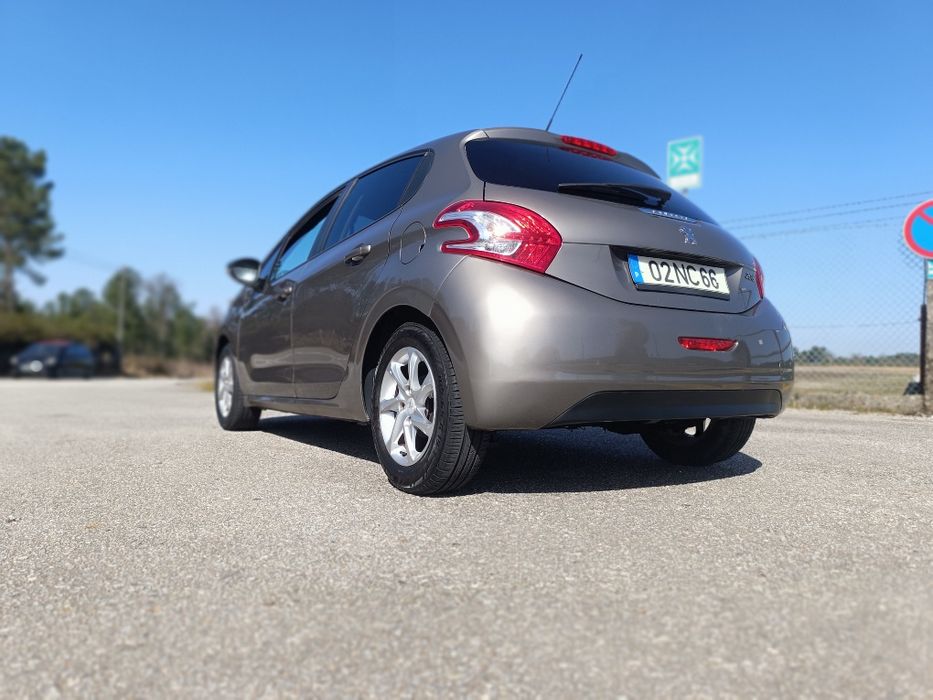 Peugeot 208 1.2 pluetech COMO NOVO