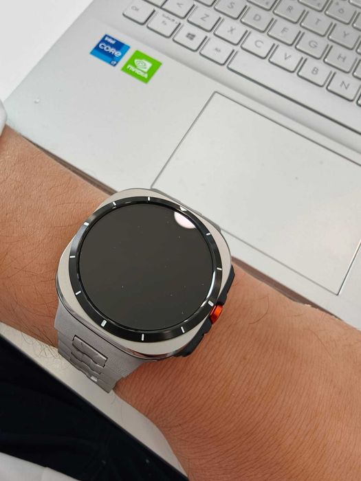 Samsung Galaxy S25 Ultra 512 GB + galaxy watch ultra 2, ler anuncio