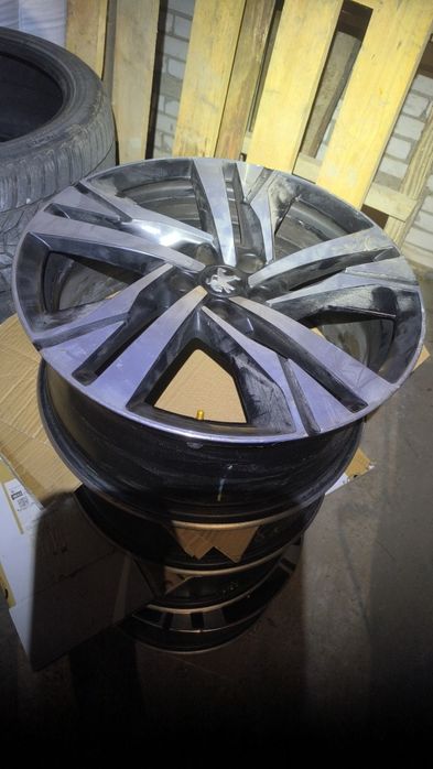 Felgi 19" 8 x 19 44 Peugeot 508 GT