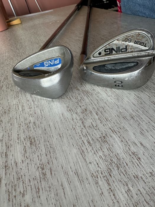 Golf clubs Ping  :1- Ping g2 - S  / 1- Ping your 60*