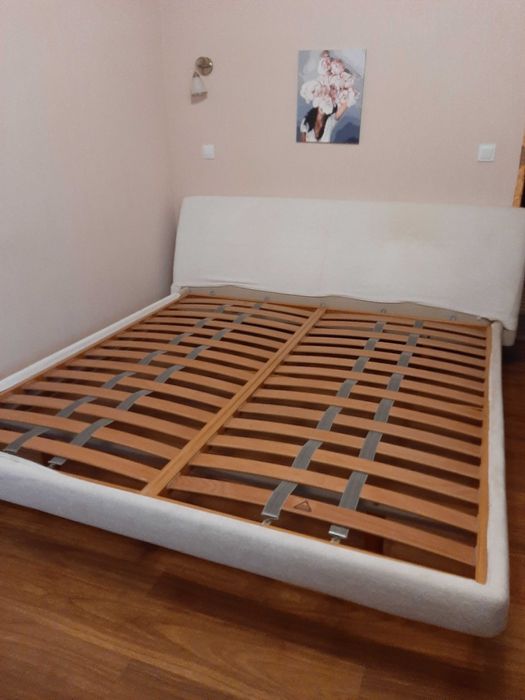 Двуспальне ліжко