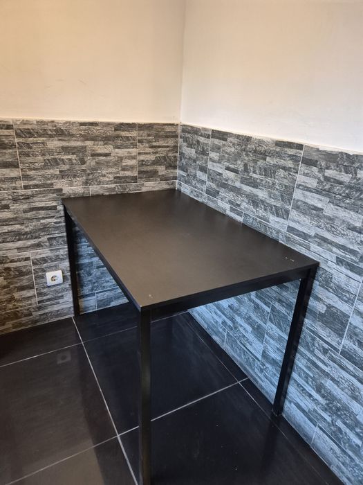Vende se 4 mesa com 16 cadeira de restauração