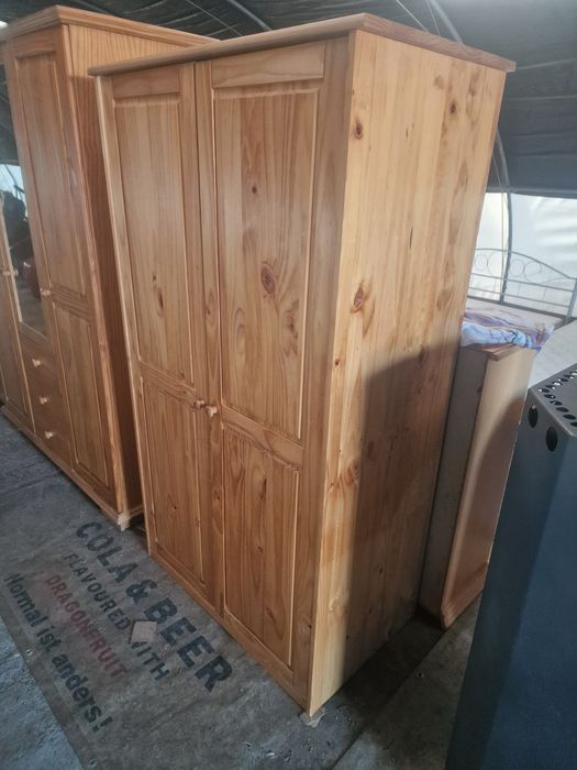 Szafa sosnowa dwu drzwiowa