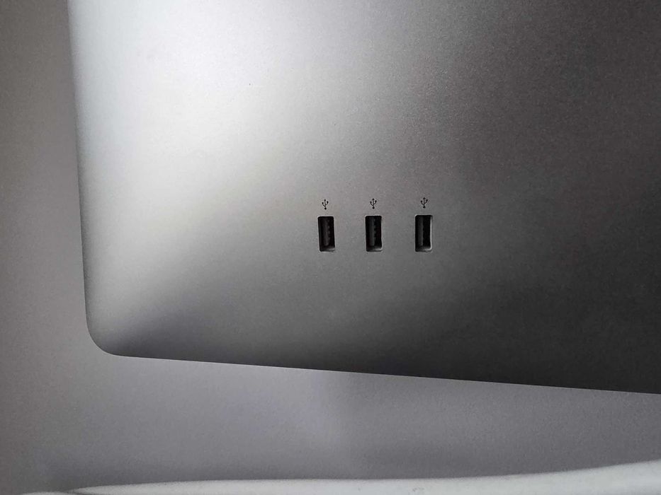 Apple 27 Thunderbolt Display com Caixa de transporte