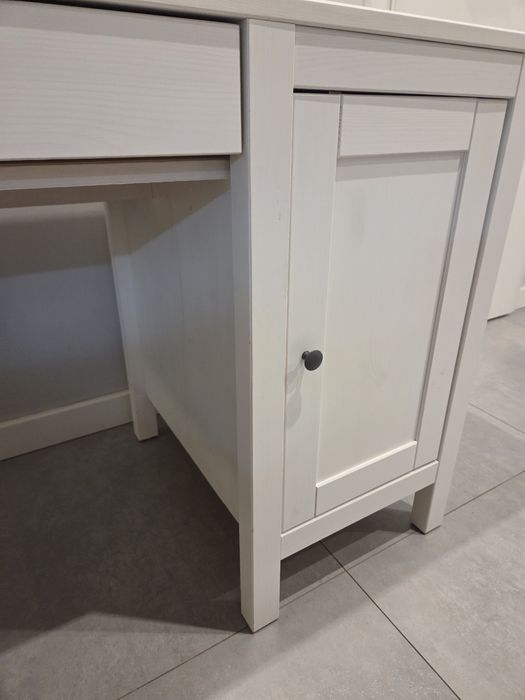 Biurko Hemnes i krzesło Ikea