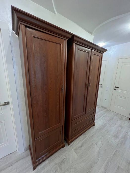 Шафи в коридор або кімнату