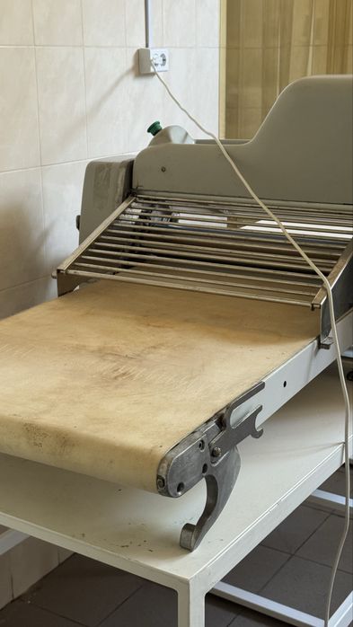 Тісторозкатка для слойки та будь яких видів тіста