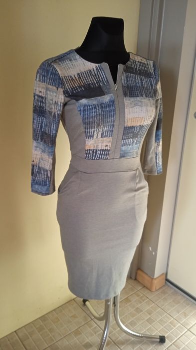 Elegancka dopasowana sukienka szara XS/s do pracy biura