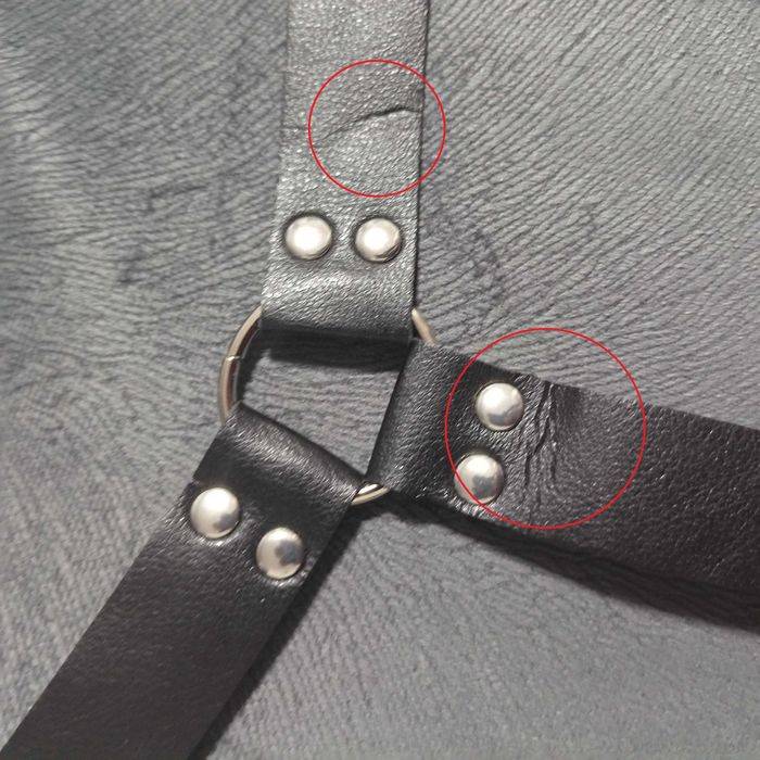 Harness na udo z ćwiekami