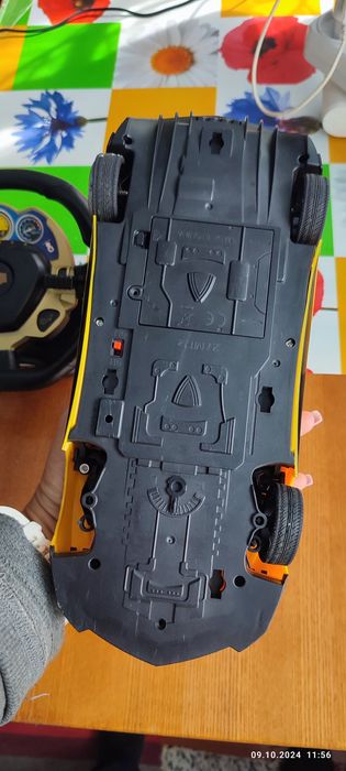 Машинка на радіокерувані