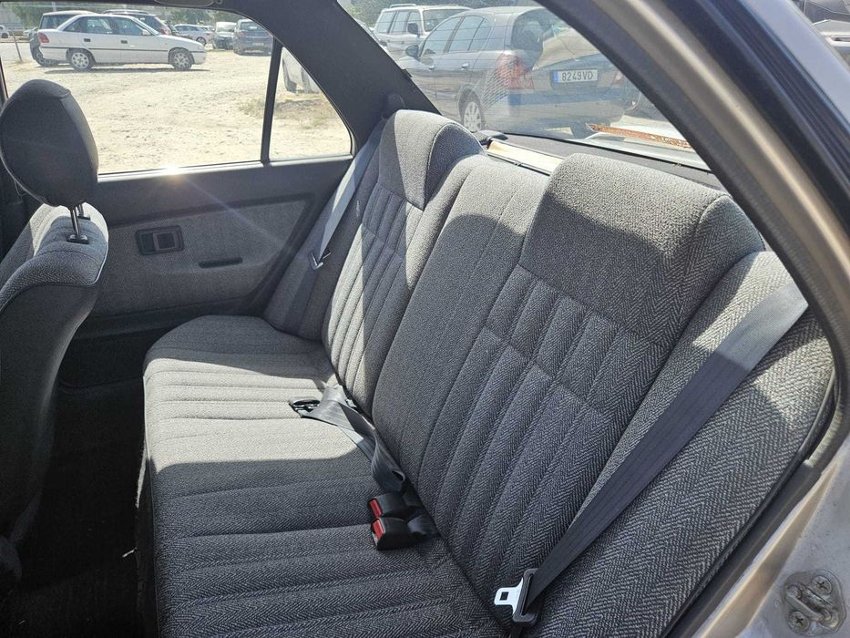 Toyota Corolla E90 XL