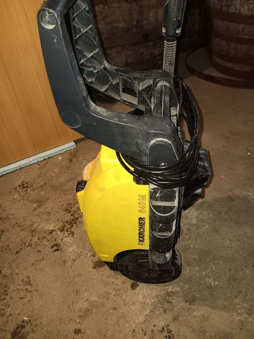 Maquina lavar pressao Karcher 640m "para peças ou tentativa de arranjo