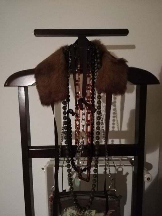 Gola em Pele de coelho castanha