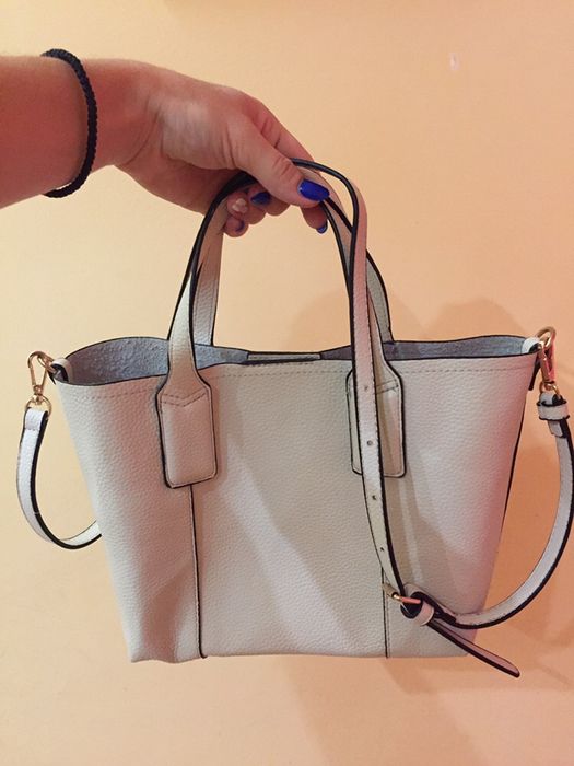 Фирменная сумочка MANGO.