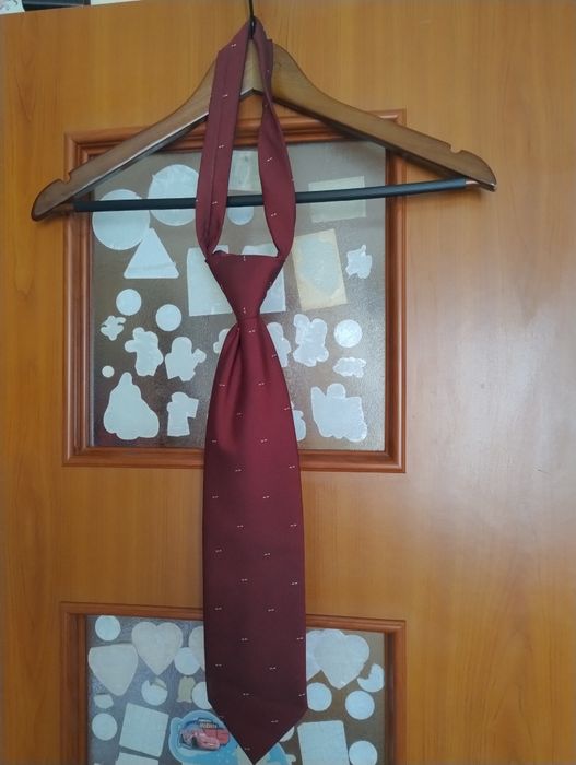 Krawat kolor bordo