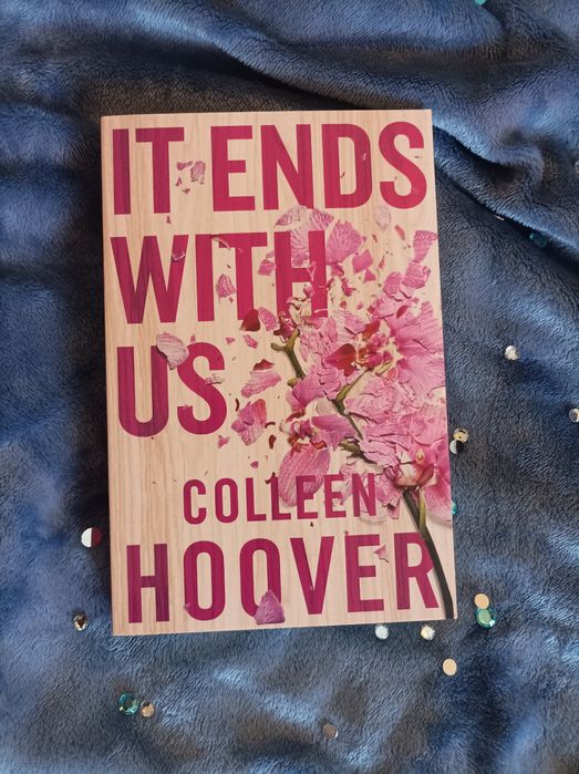 Livro "It Ends With Us" de Colleen Hover - versao inglesa